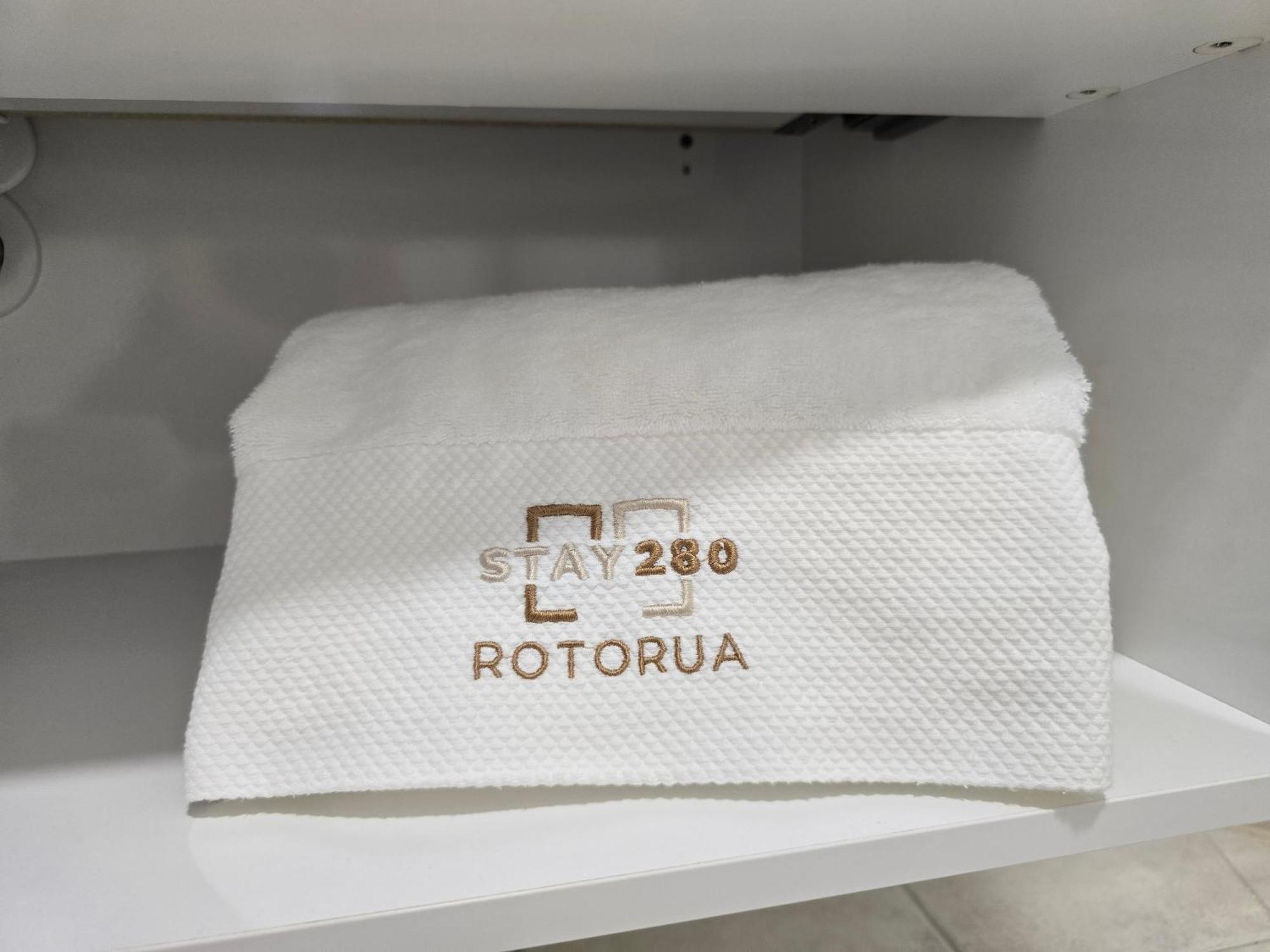 Stay 284 Rotorua - Refurbished Modern Accommodation Eksteriør billede